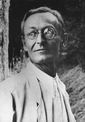 Hermann Hesse photo in black and white, wearing glasses